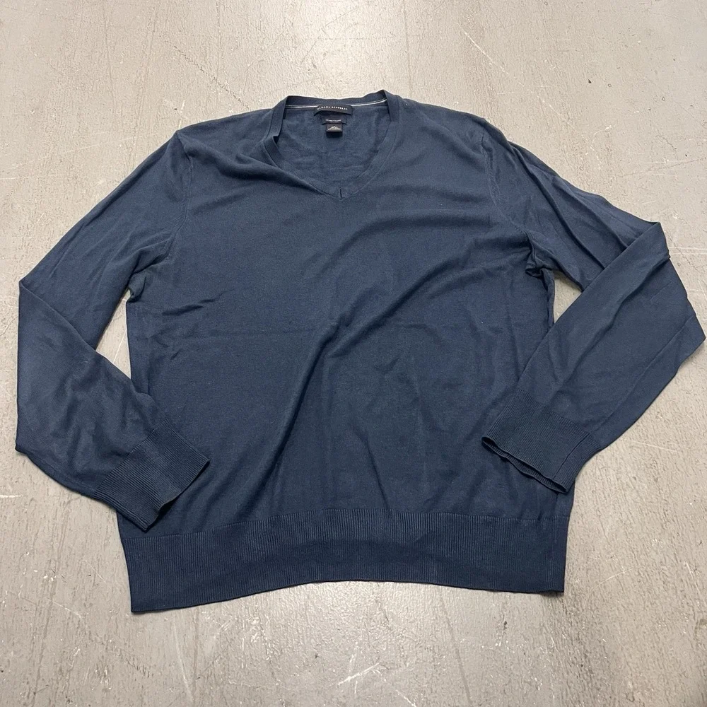 Banana Republic Men's Navy Luxury Blend V-Neck Sweater Soft Knit Pullover Size L